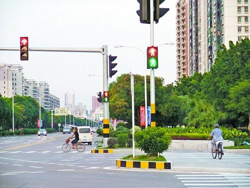紅綠燈、標(biāo)志桿2